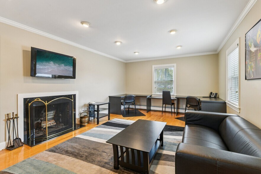 More Photos Of 1 Huntington Bay Rd, Huntington Office For Sale