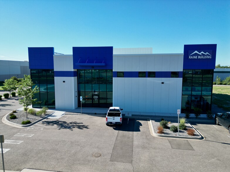 More Photos Of 12860 E Smith Rd, Aurora Flex For Sale