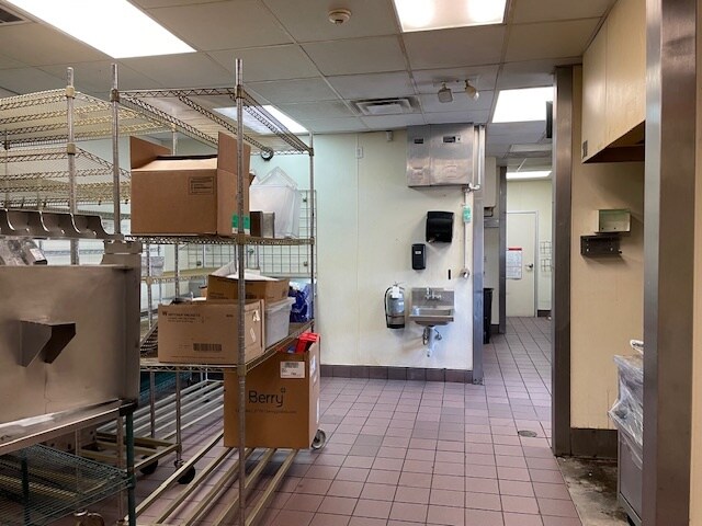 More Photos Of 1272 E Battlefield St, Springfield Restaurant For Lease