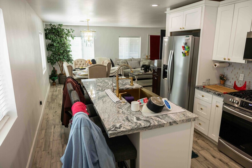 More Photos Of 5732 W Maryland Ave, Glendale Industrial For Sale