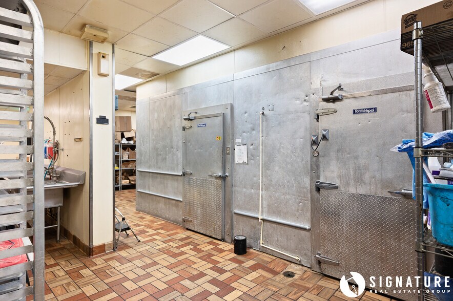 More Photos Of 207 S Miller Ave, Gillette Fast Food For Sale