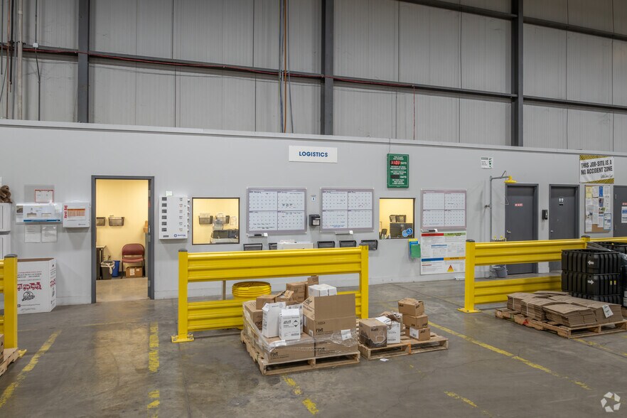 More Photos Of 4676 Erie Ave SW, Navarre Distribution For Sale