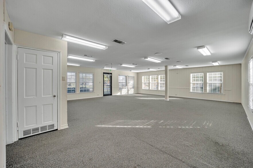 More Photos Of 600 S Davis Dr, Arlington Office For Lease