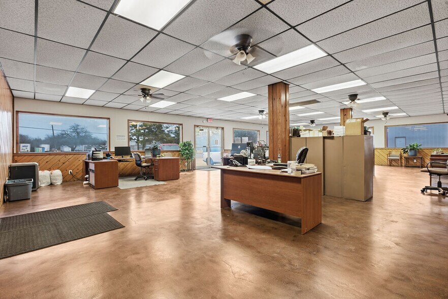 More Photos Of 2701 N Main St, Mansfield Industrial For Sale