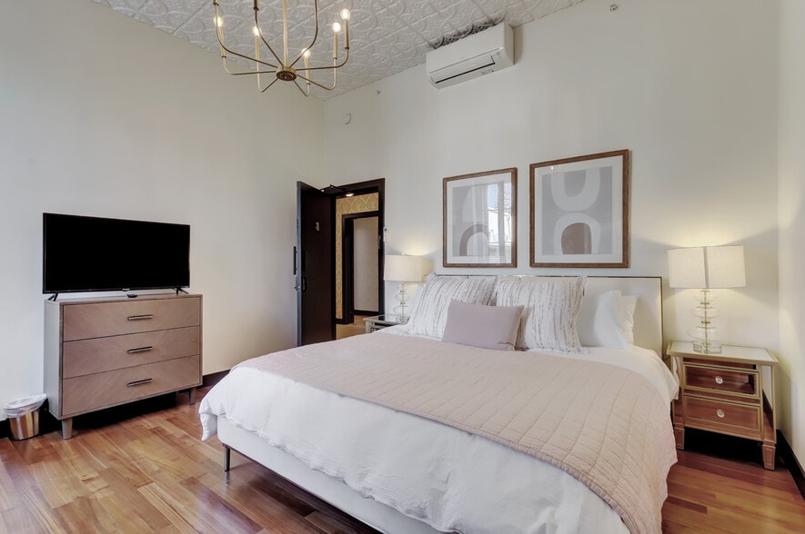 More Photos Of 233 Broad St, Nevada City Hotel For Sale