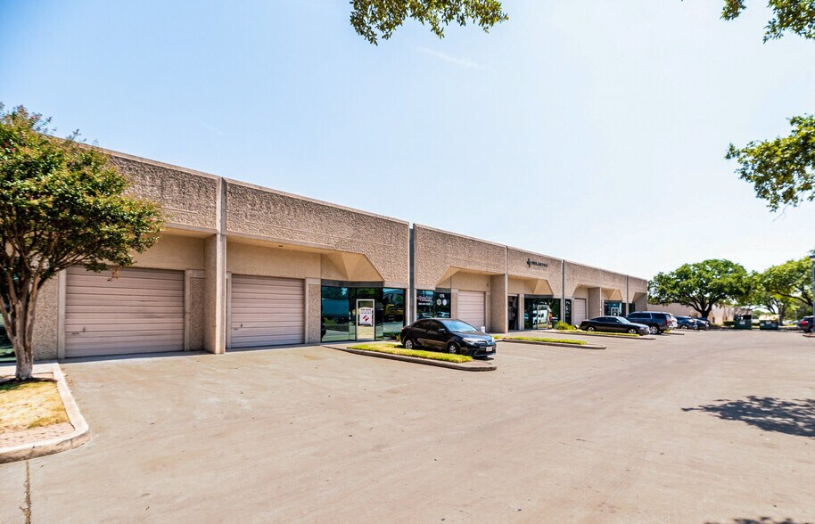 More Photos Of 2020 Rutland Dr, Austin Unknown For Lease