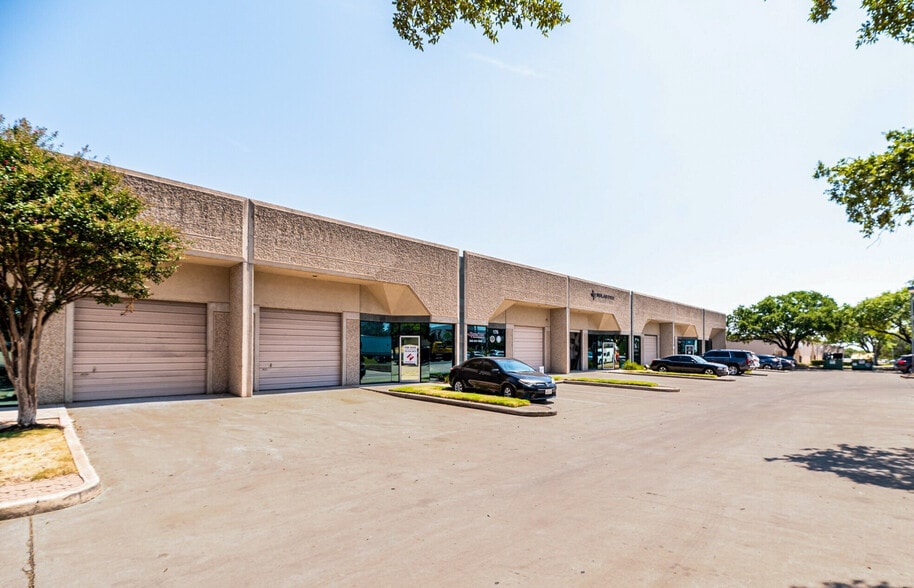 More Photos Of 2020 Rutland Dr, Austin Unknown For Lease