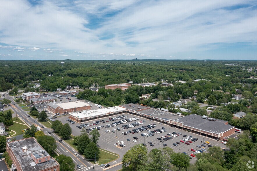 More Photos Of 31-95 Hauppauge Rd, Smithtown Unknown For Lease