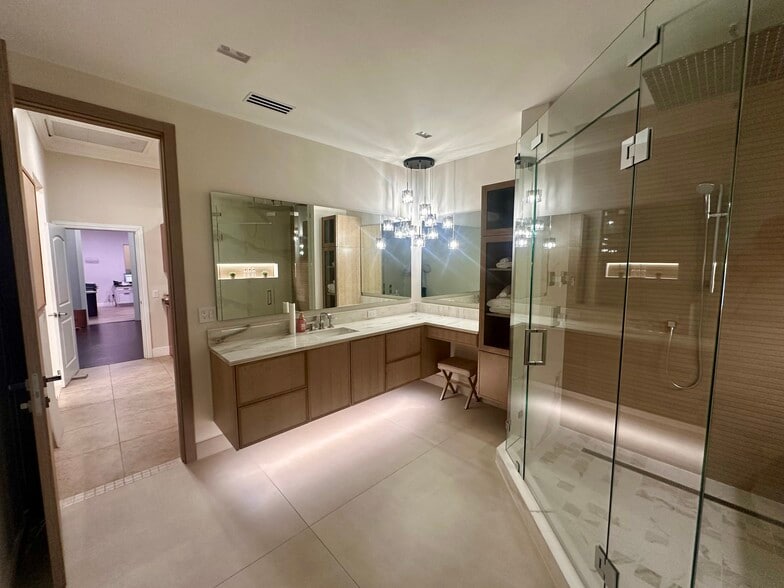 More Photos Of 5731 NE 14th Ave, Fort Lauderdale Warehouse For Lease