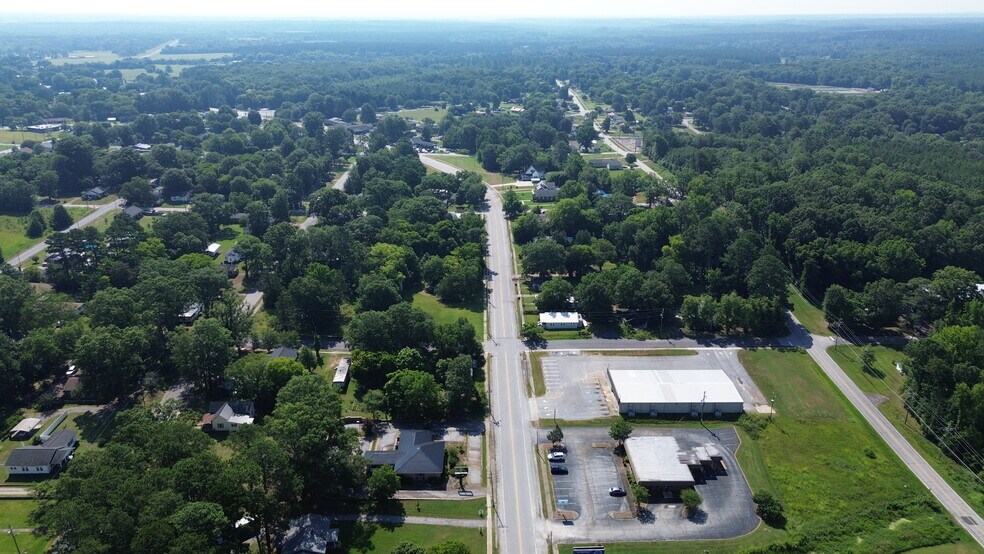 More Photos Of 253 E Savannah St, Calhoun Falls Freestanding For Sale