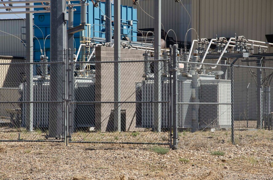 More Photos Of 4200 N Industrial Blvd, Kingman Distribution For Lease
