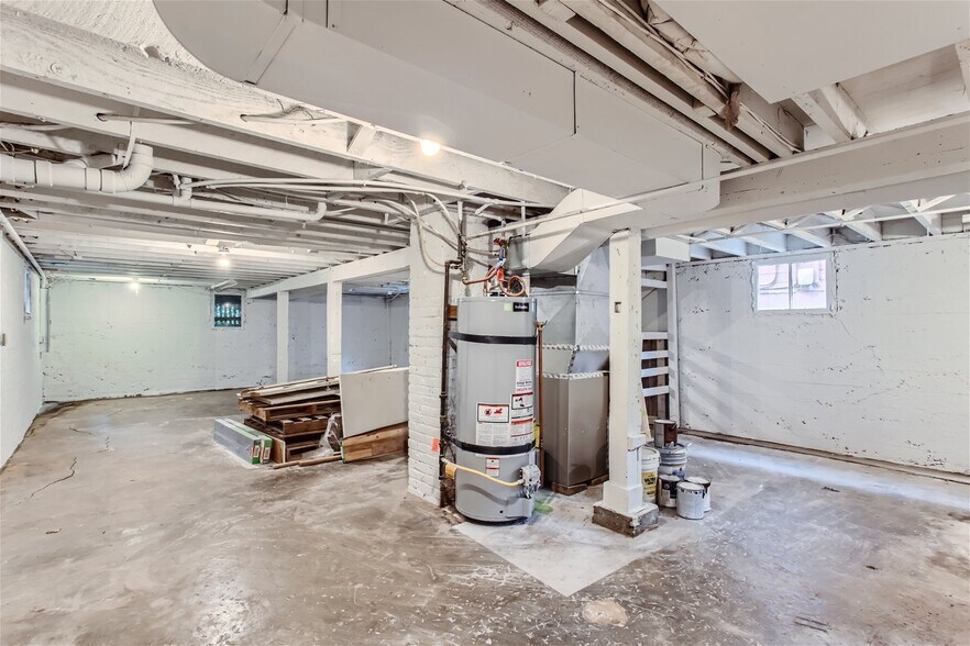 More Photos Of 2103 SE Belmont St, Portland Office Residential For Sale