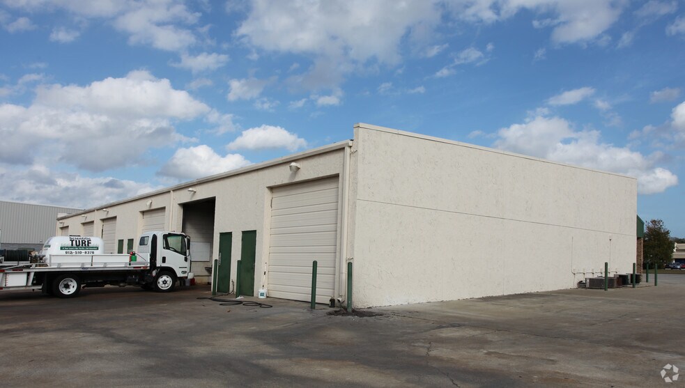 More Photos Of 115 Industrial Way, Fayetteville Warehouse For Lease