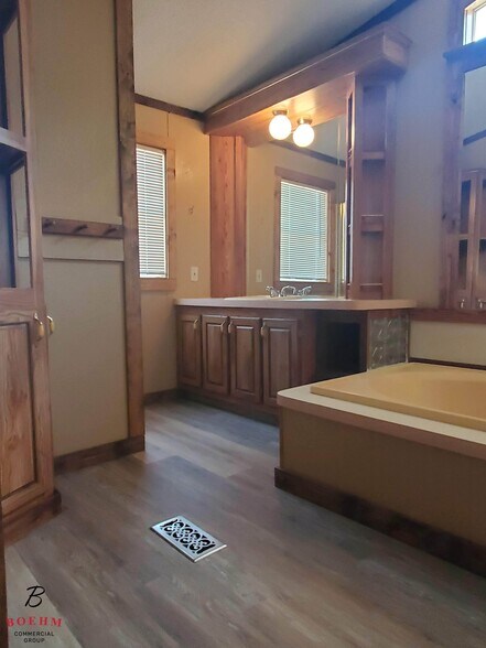 More Photos Of 138 Grey Moss Ct, Ingram Apartments For Sale