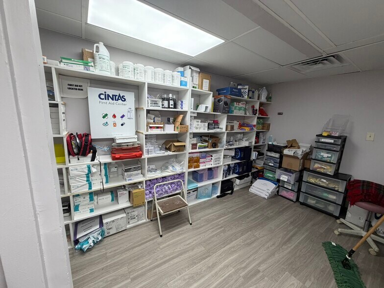 More Photos Of 5703 Martin Luther King Blvd, Houston Medical For Sale