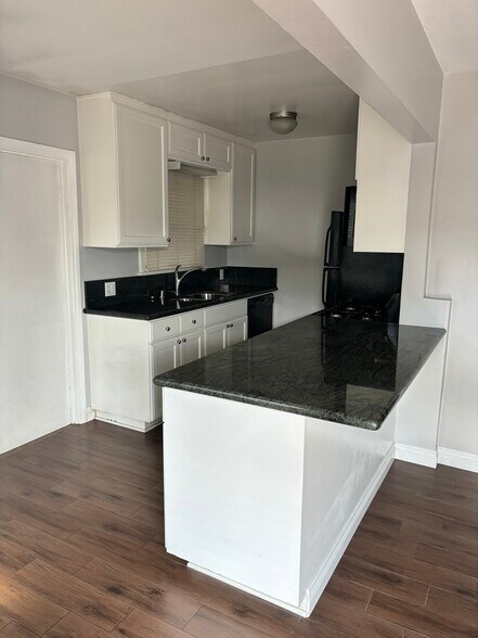 More Photos Of 919 E Grand Ave, Escondido Medical For Sale