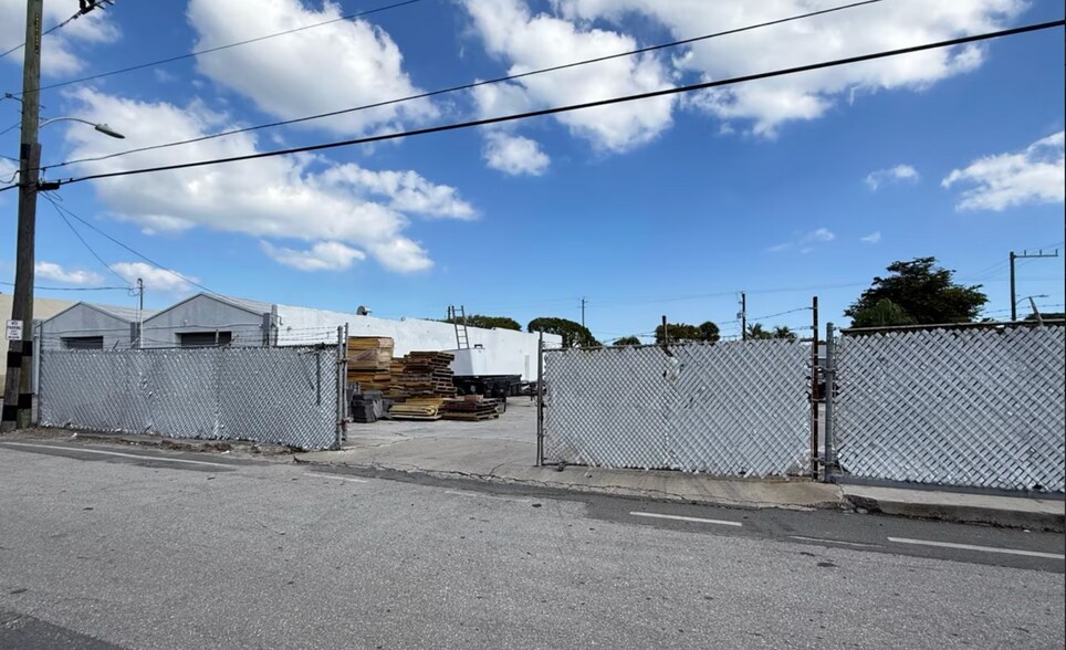 Primary Photo Of 223 S H St, Lake Worth Beach Land For Lease