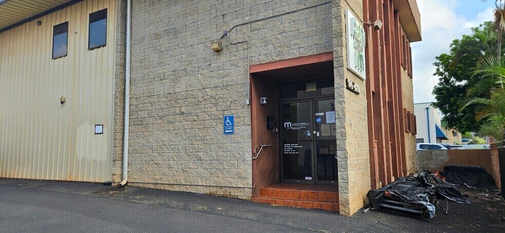 More Photos Of 94-479 Ukee St, Waipahu Flex For Lease