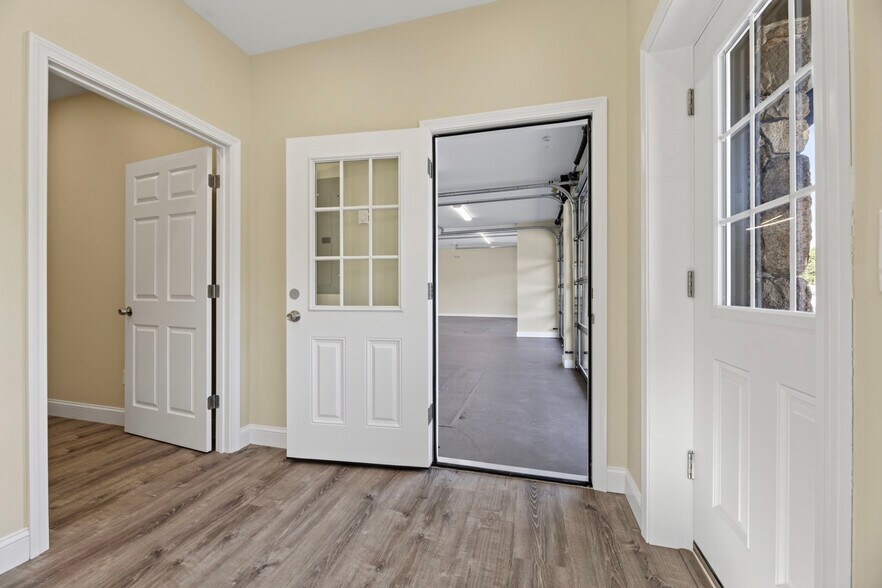 More Photos Of 5680 Post Rd, Charlestown General Retail For Lease