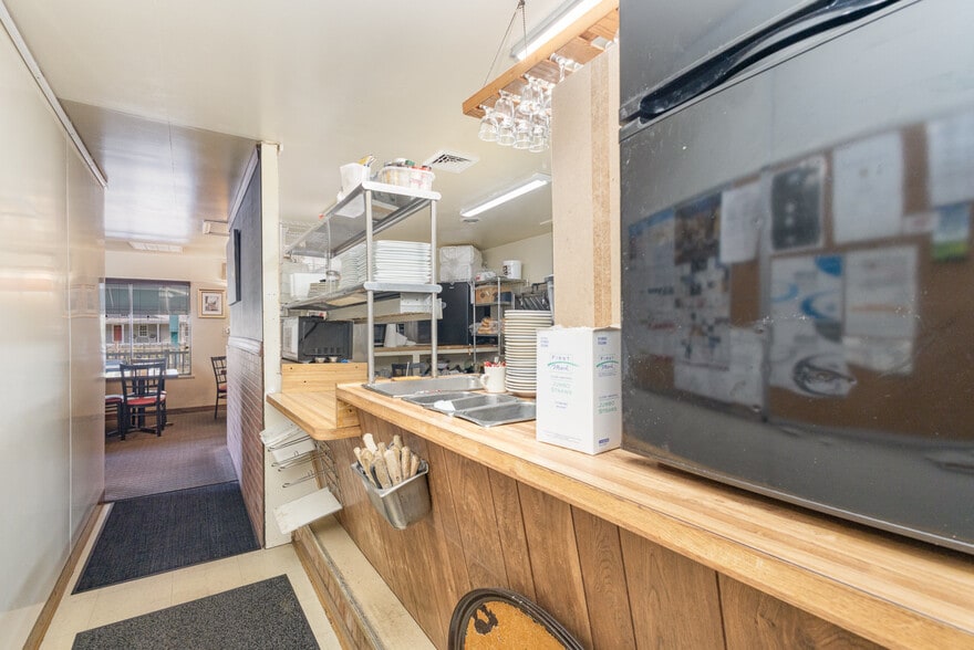 More Photos Of 15220 Kings Hwy, Montross Restaurant For Sale