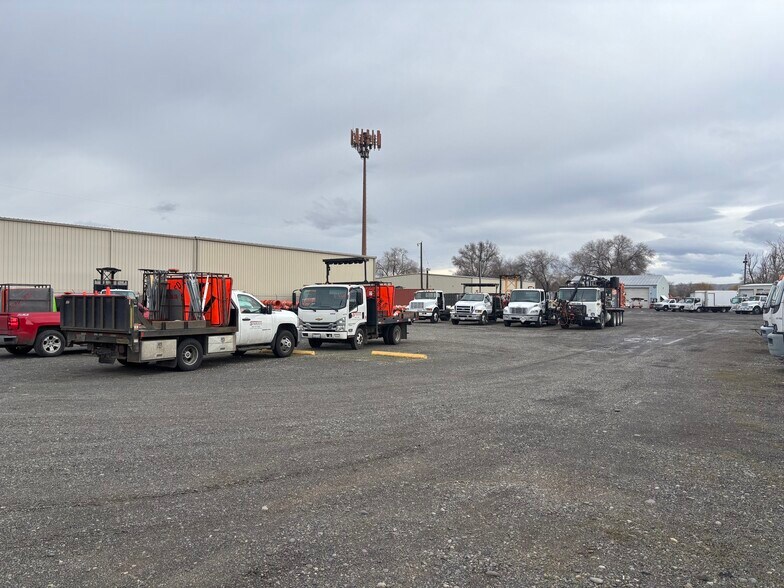 More Photos Of 2200 Industry Ln, Yakima Warehouse For Sale