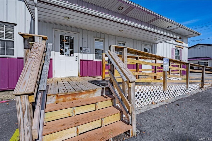 More Photos Of 6115 1st St, Newfane Office For Sale