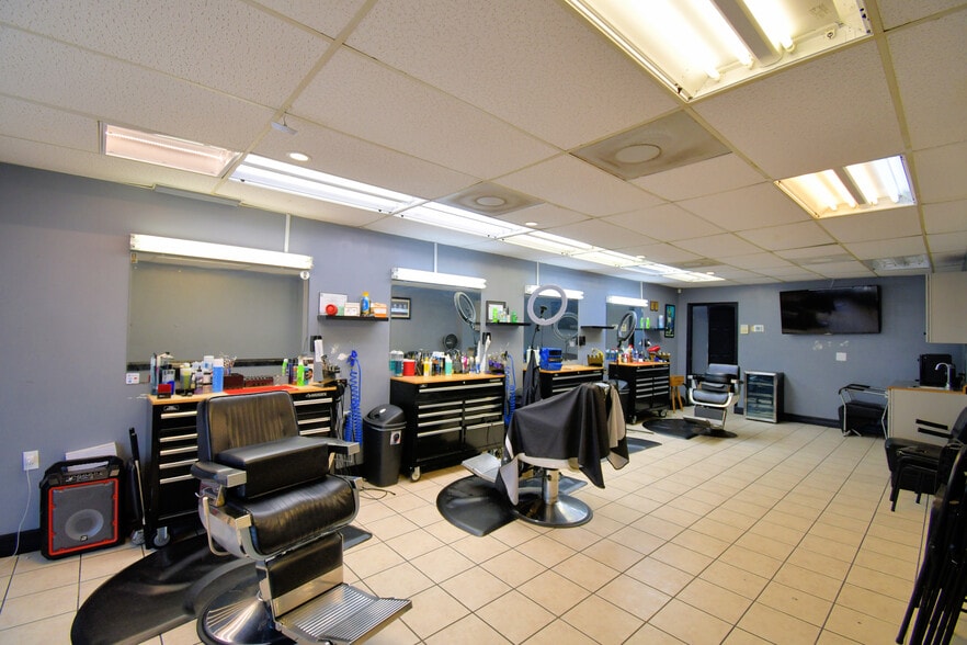 More Photos Of 128 E Orange Ave, Lake Wales General Retail For Sale