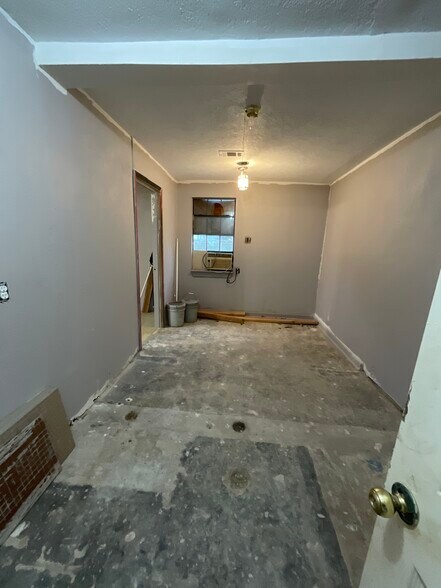 More Photos Of 609 Oak St, La Marque Warehouse For Sale