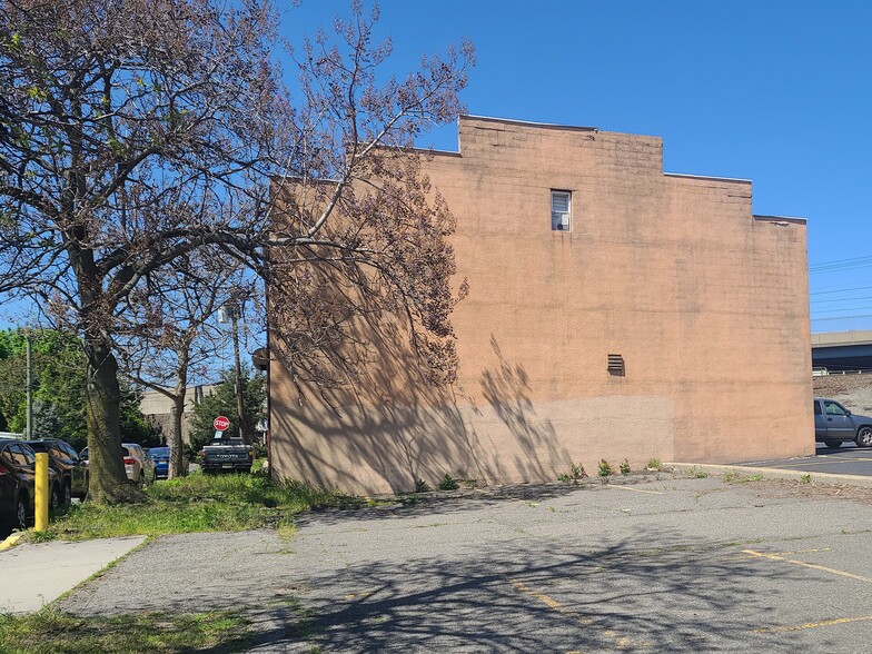 More Photos Of 301 Bergen St, Harrison Warehouse For Sale