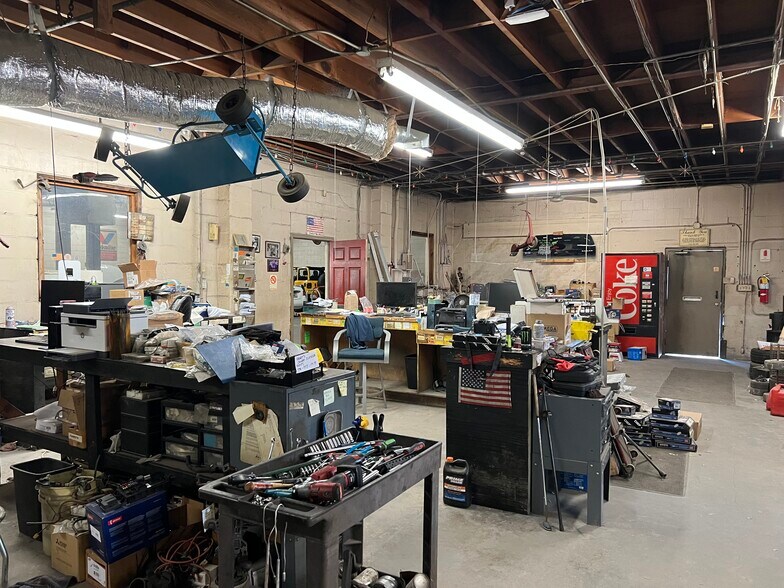 More Photos Of 1618 Dekalb Ave, Atlanta Auto Repair For Sale