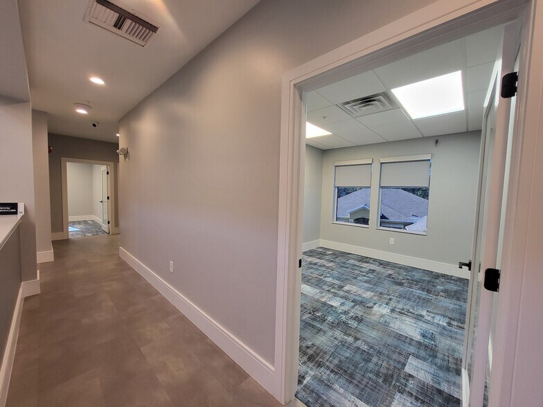 More Photos Of 3602 Colonial Ct, Fort Myers Office For Lease