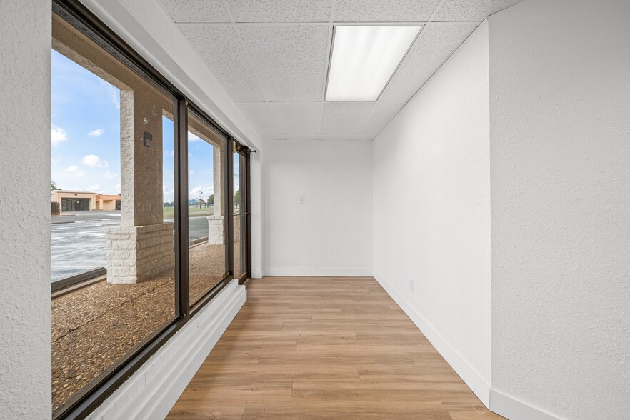 More Photos Of 5135 69th St, Lubbock Freestanding For Lease
