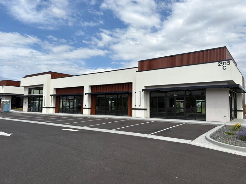 More Photos Of 2915 N 20th Ave, Pasco Office For Lease