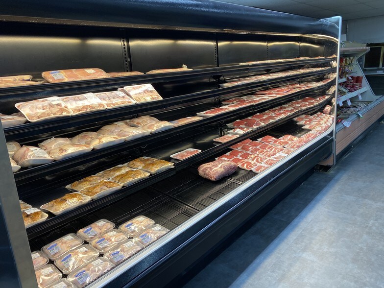 More Photos Of 139 W Craig St, Craigsville Supermarket For Sale