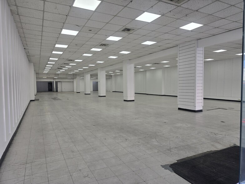 More Photos Of 224 E 2nd St, Calexico Storefront For Lease