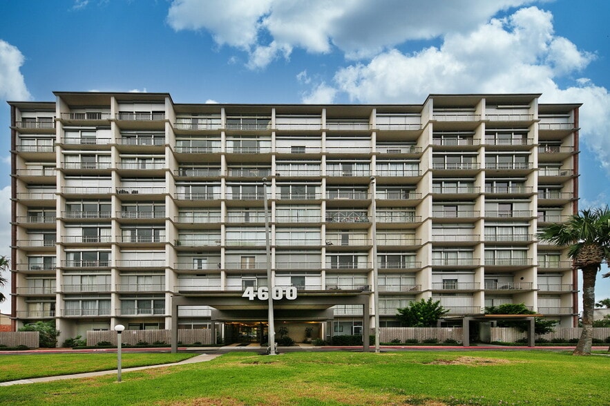 More Photos Of 4600 Ocean Dr, Corpus Christi Apartments For Sale