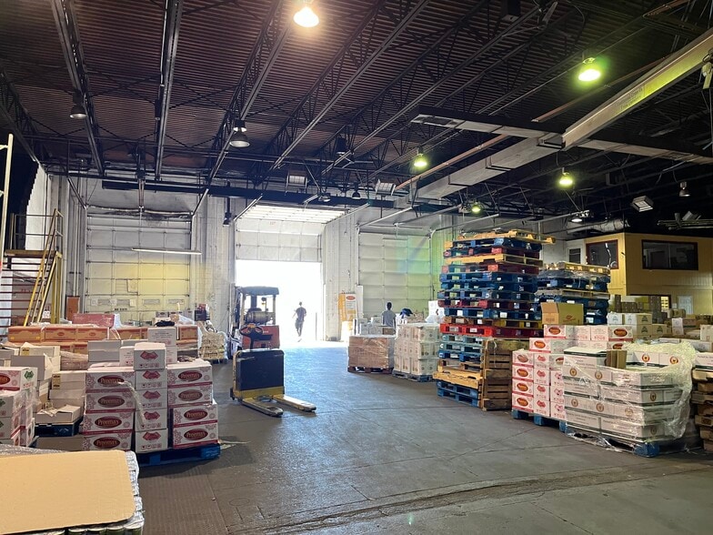 More Photos Of 1464 E Ferry St, Detroit Warehouse For Sale