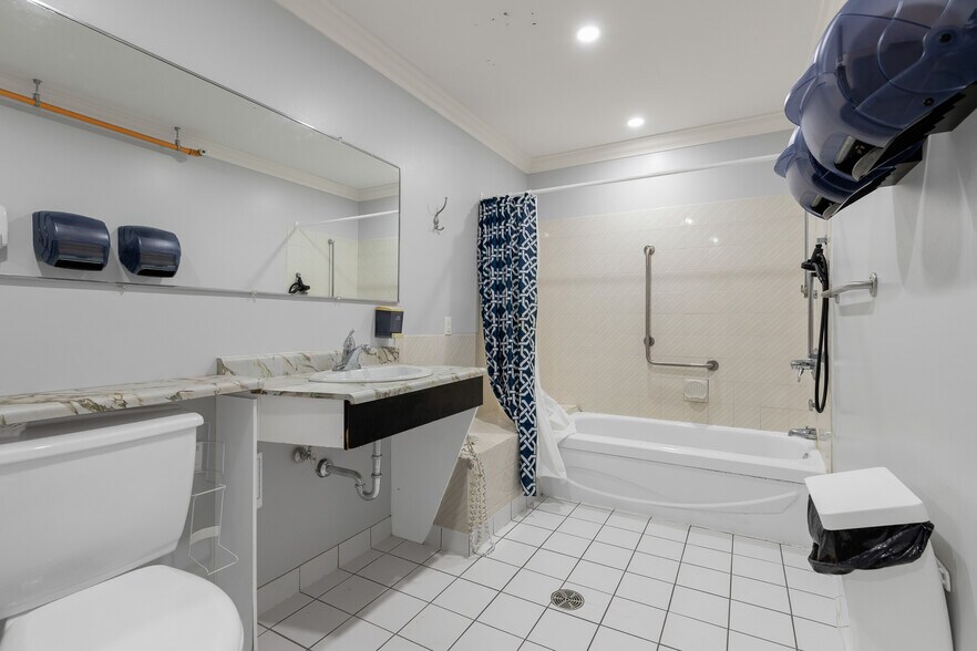 More Photos Of 21 Rue Messier, Mont-saint-hilaire Apartments For Sale