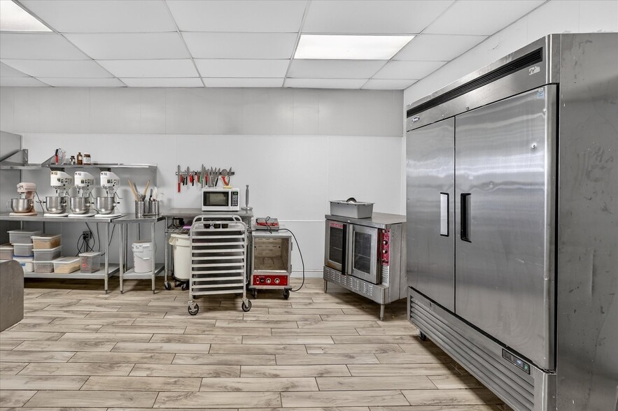 More Photos Of 135 E Main St, Woodville Storefront Retail Residential For Sale