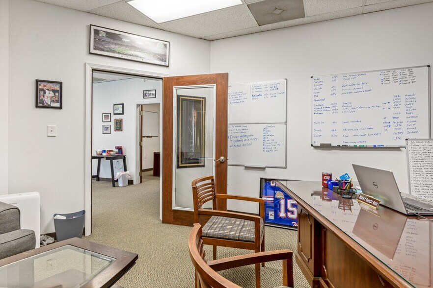 More Photos Of 516-522 Benham St, Bonne Terre Office For Lease