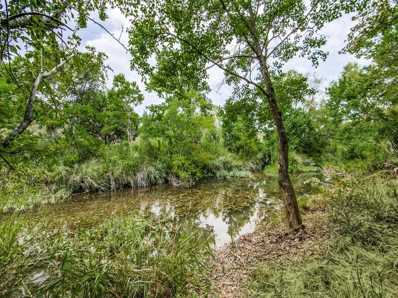 More Photos Of 536 S School St, Boerne Land For Sale