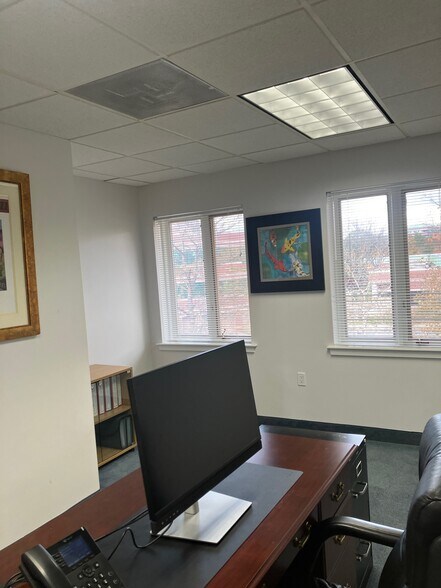 More Photos Of 7329-7351 Hanover Pky, Greenbelt Office For Lease