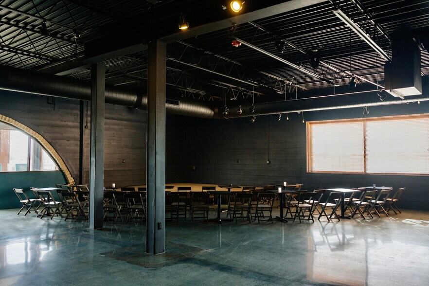 More Photos Of 5264 Anton Dr, Fitchburg General Retail For Lease