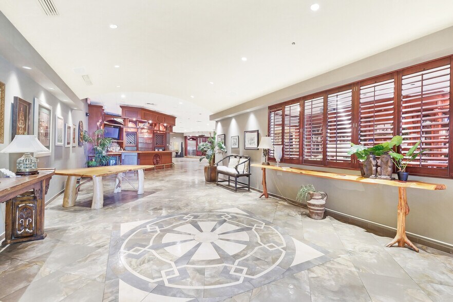 More Photos Of 4351 NE 12th Ter, Oakland Park Restaurant For Sale