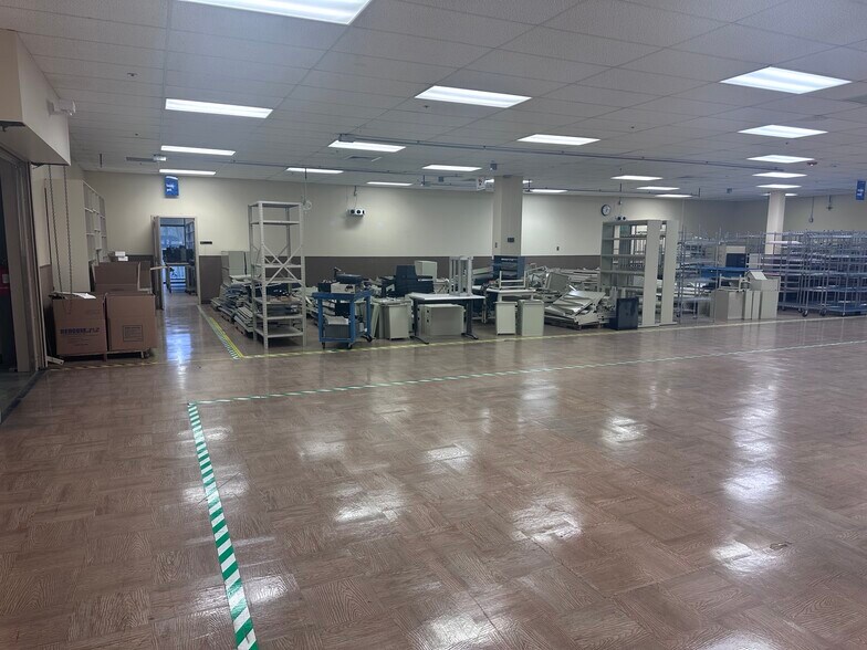 More Photos Of 1 Redcom Ctr, Victor Medical For Lease