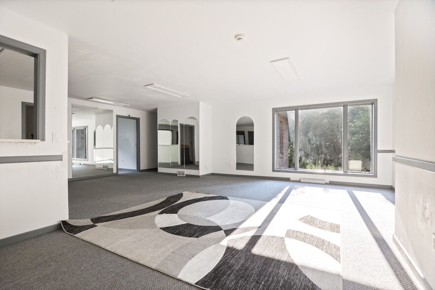 More Photos Of 2215 N Center Rd, Saginaw Office For Sale