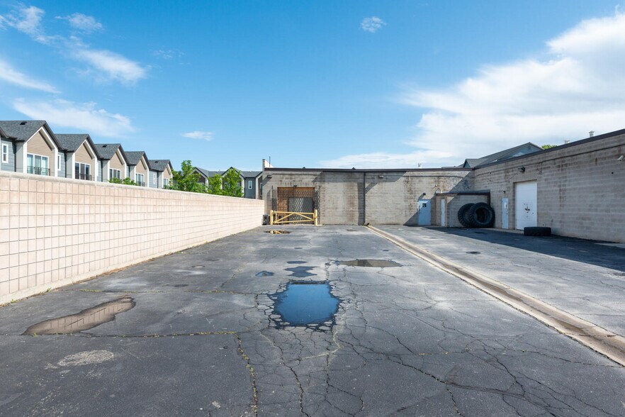 More Photos Of 2900-2912 S West Temple, Salt Lake City Light Manufacturing For Lease