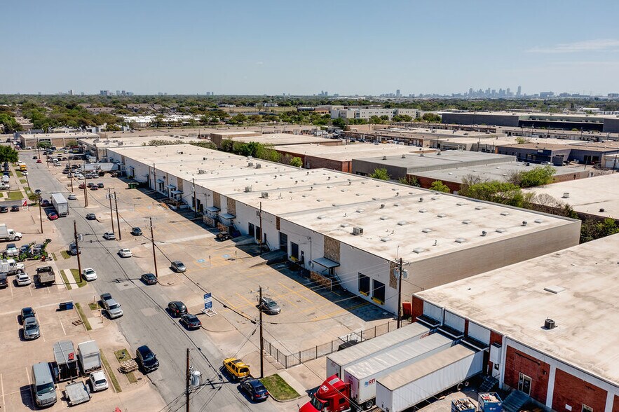 More Photos Of 2838-2910 Anode Ln, Dallas Warehouse For Lease