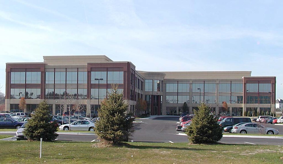 More Photos Of 600 N Field Dr, Lake Forest Business Park For Sale