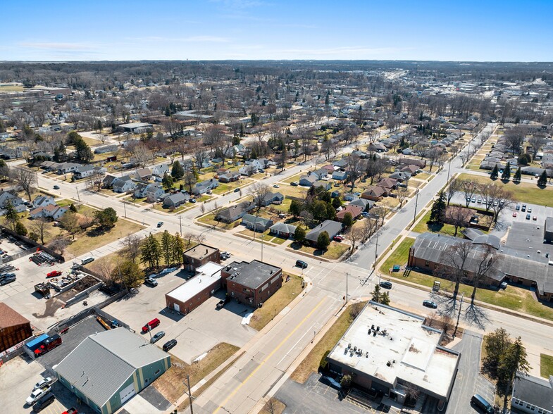 More Photos Of 1751 Deckner Ave, Green Bay Medical For Sale